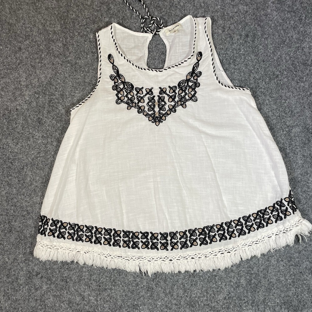 Max Studio Embroidered  Sleeveless Top Sz Small White Cotton Fringe Hem Boho